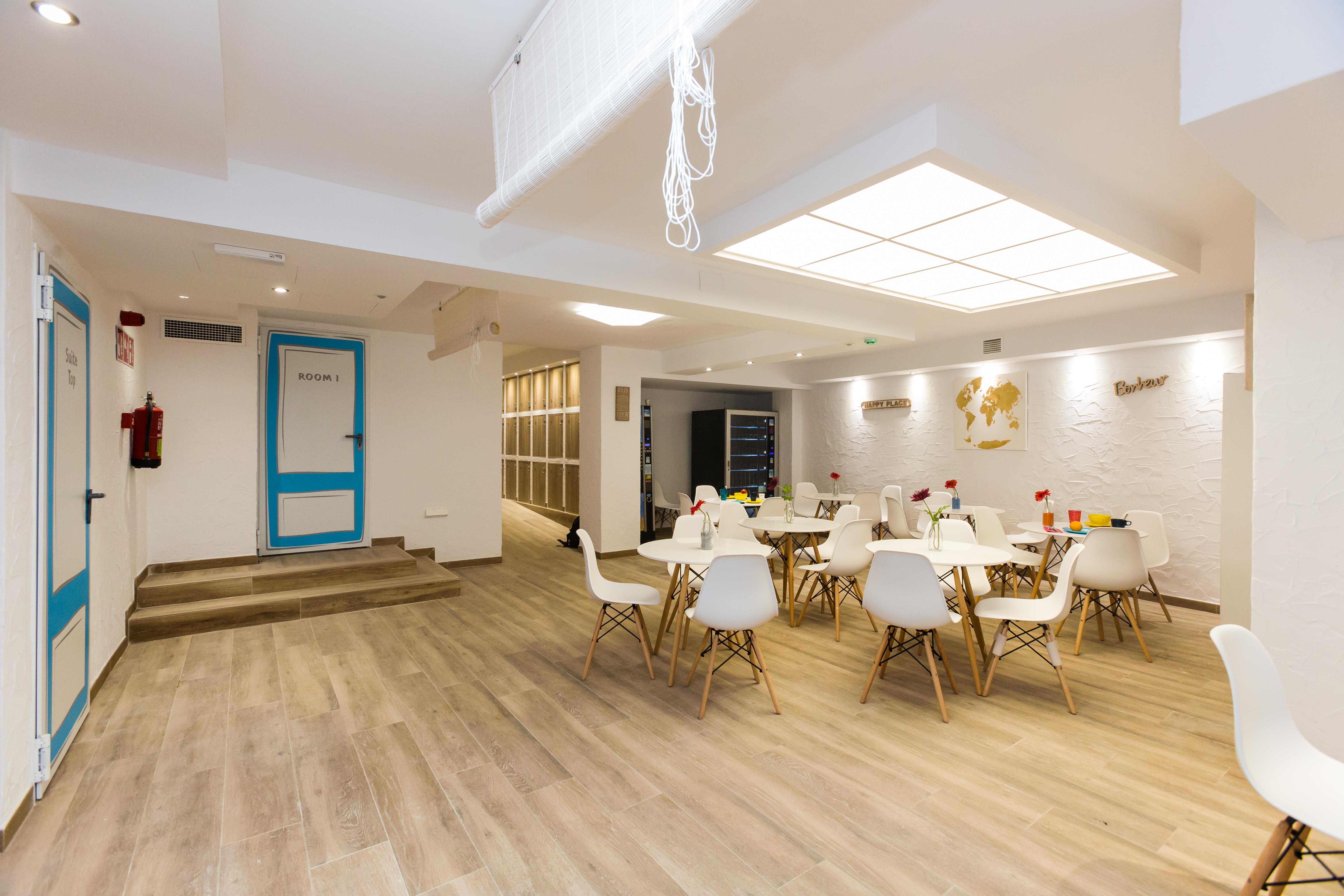 Singular By Eurotels - Juvenil Hostel