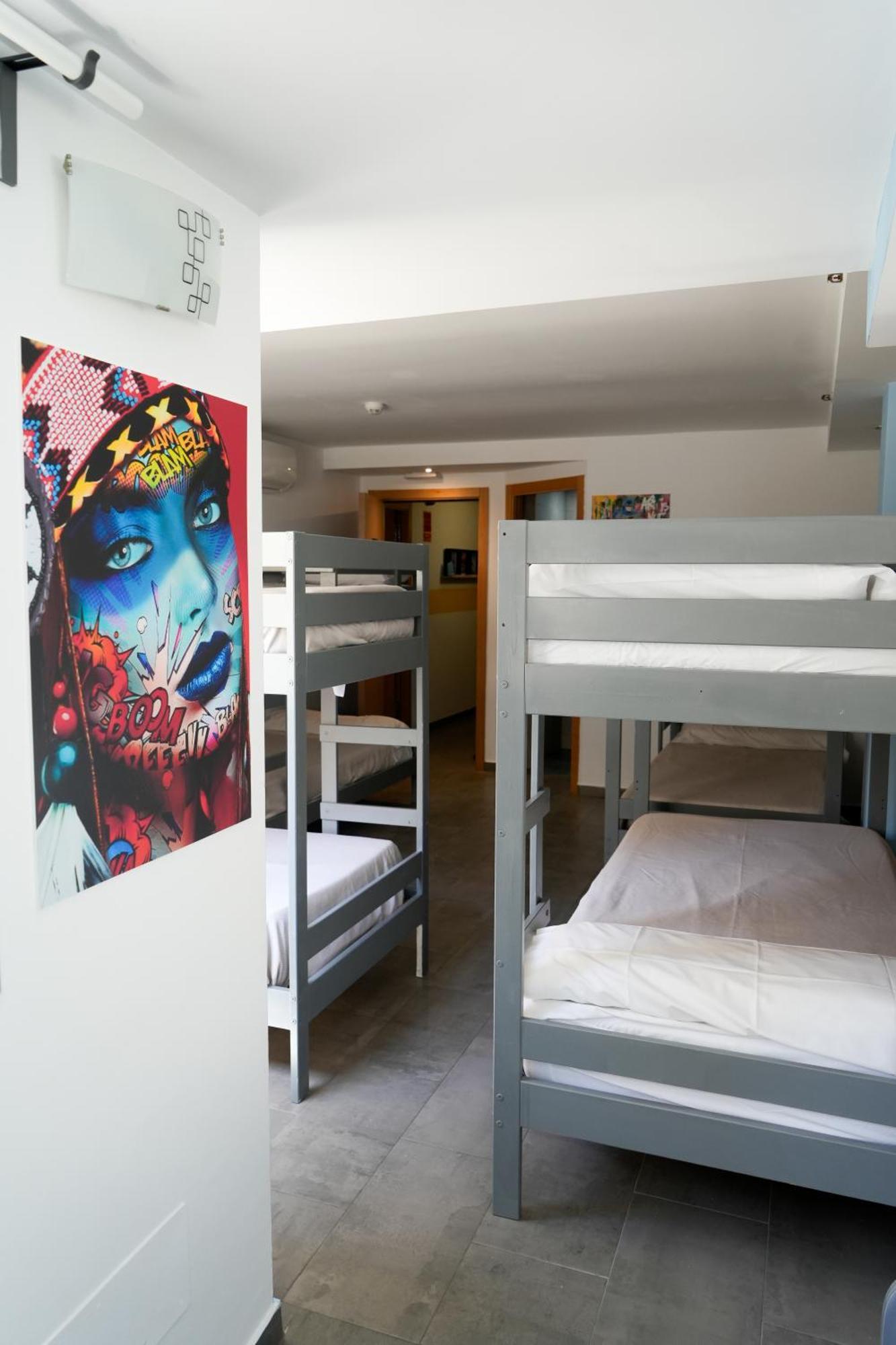 New Art Hostel