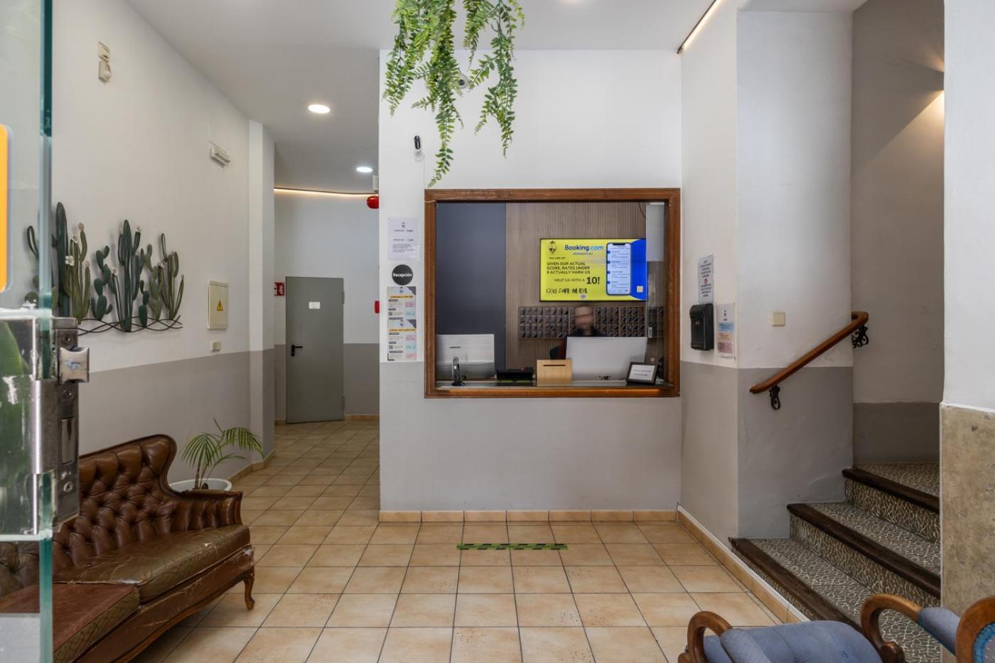 El Josemari Youth - Juvenil Hostel *