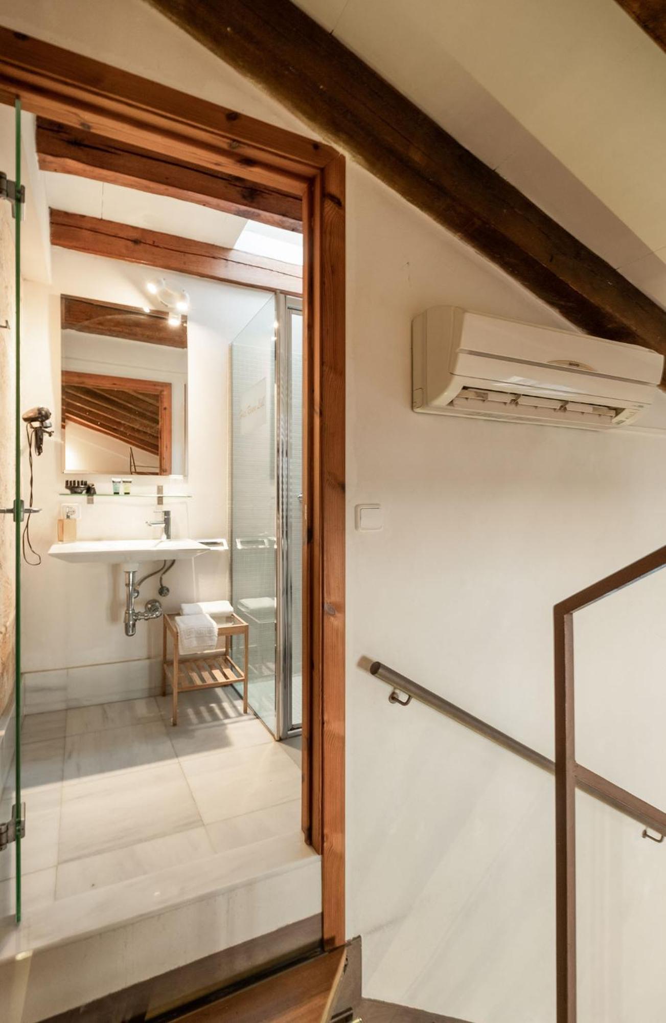 Ramon Llull House Hotel 2*