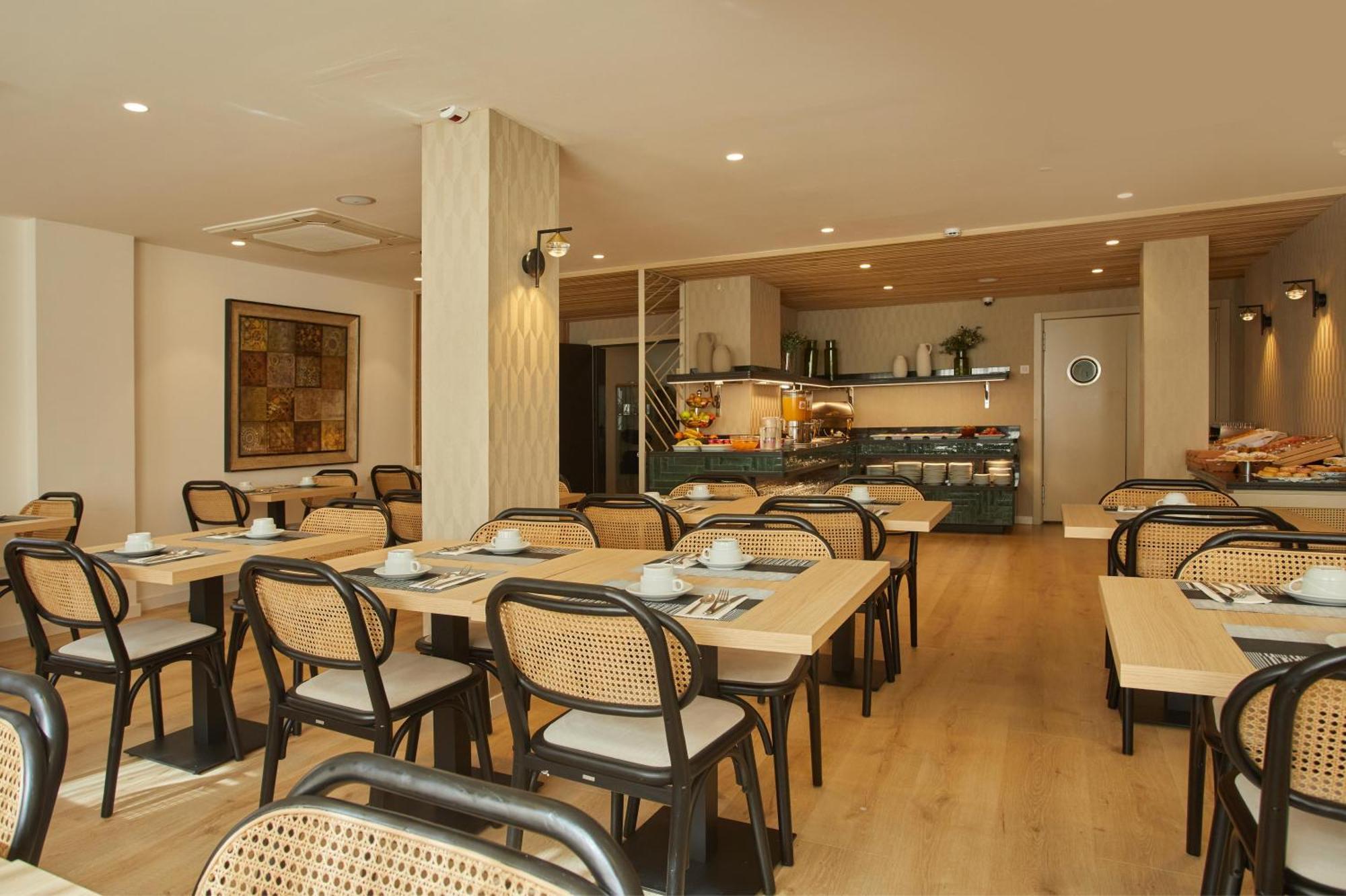 Zurbaran Hotel 3*