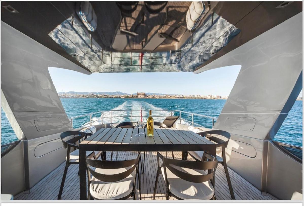 Botel Luxury Yacht Sanlorenzo Palma