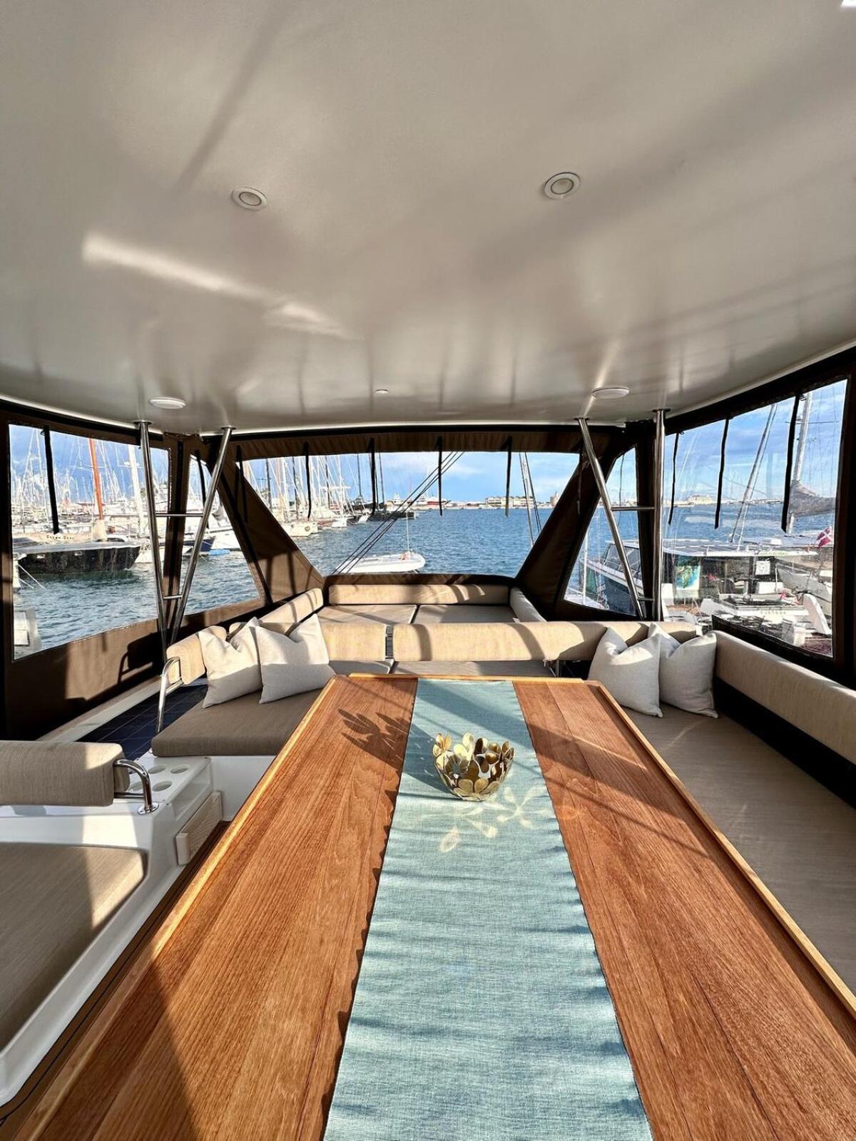Fox Bali Botel *