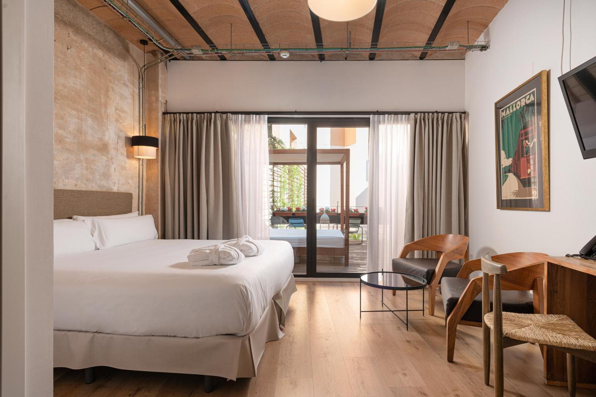 Hotel Brondo Architect