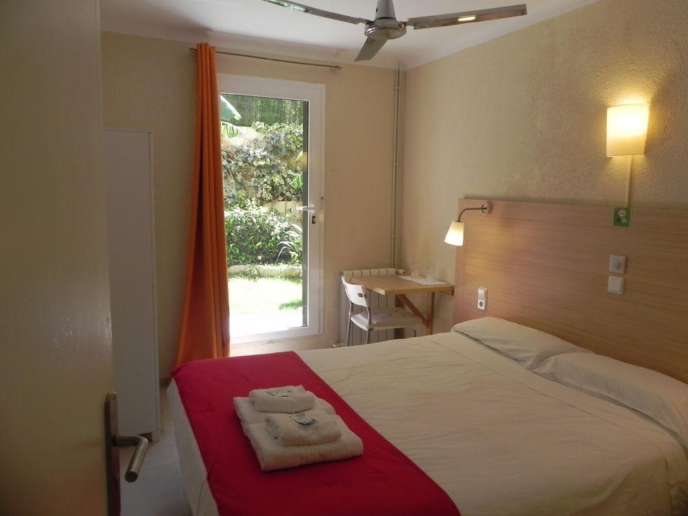 Bonany Hostel *