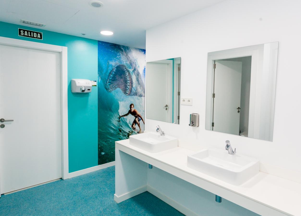 We - Juvenil Hostel Palma de Mallorca