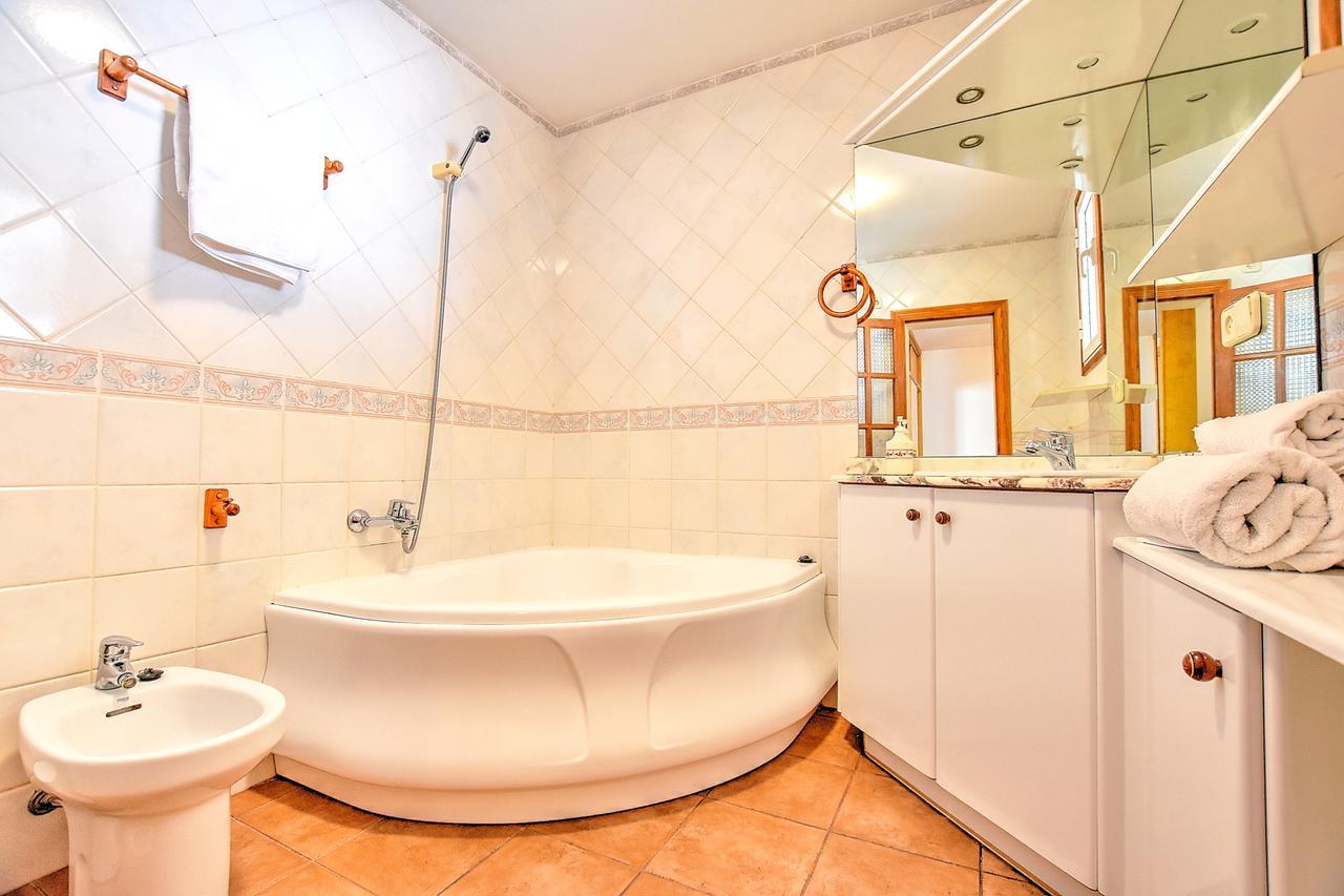 Holiday home Veler House