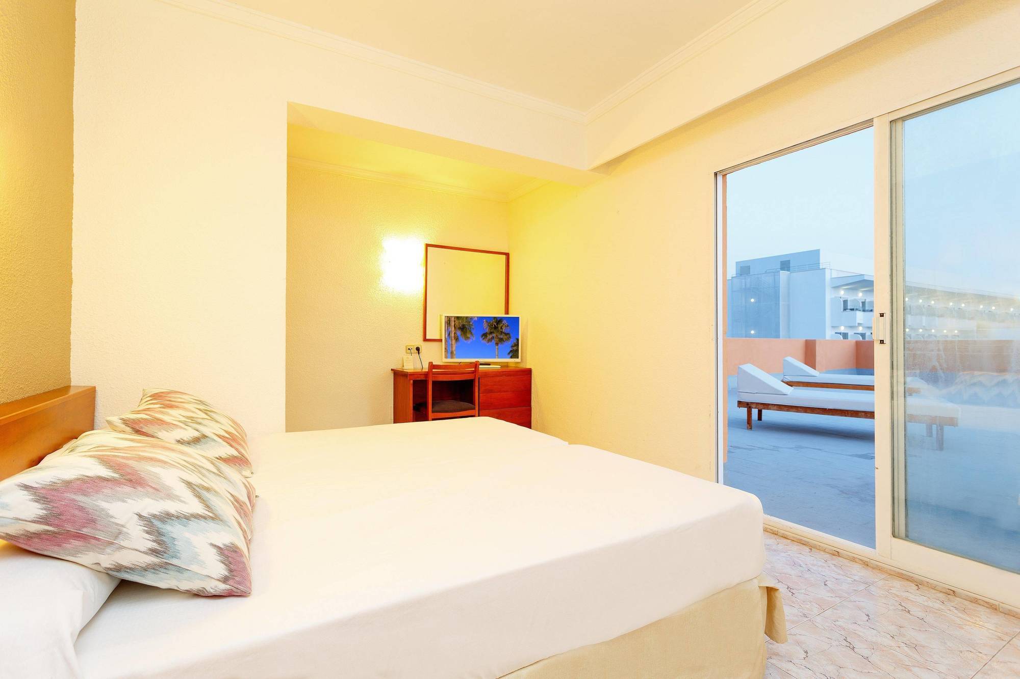 Tent Capi Playa Hotel 3*