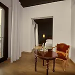 Hotel Born