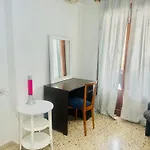Habitacion Rustica En Palma Para Una Sola Persona En Casa Familiar