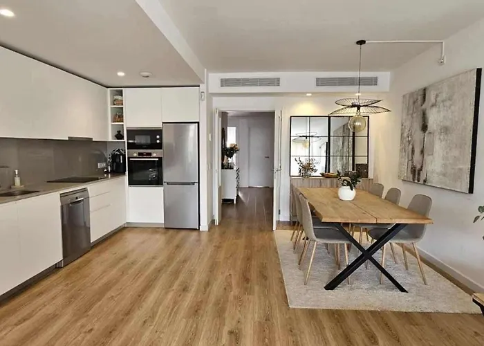 2 Bedrooms - Private Rooftop And Pool - Parking