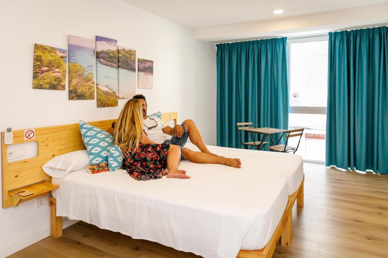 We - Turistico Hostel