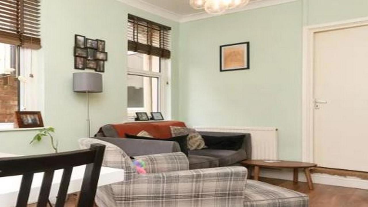 Cozy In Apartment *