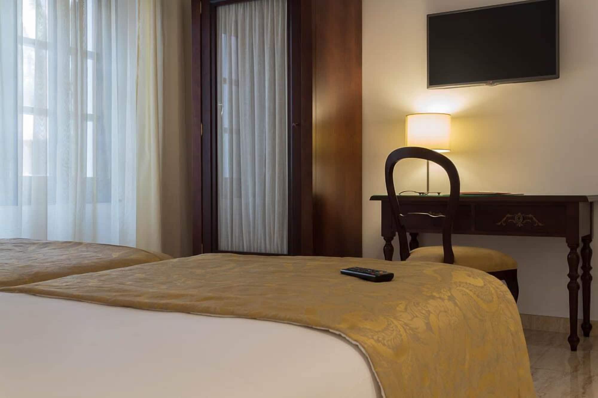 Born Hotel 4*
