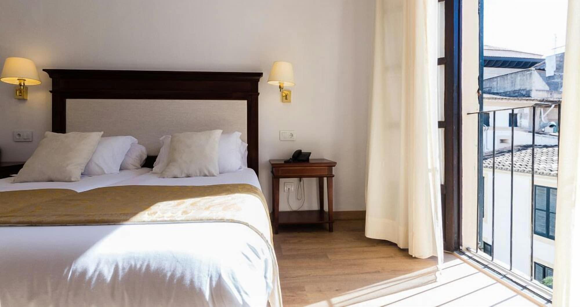 Hotel Born
