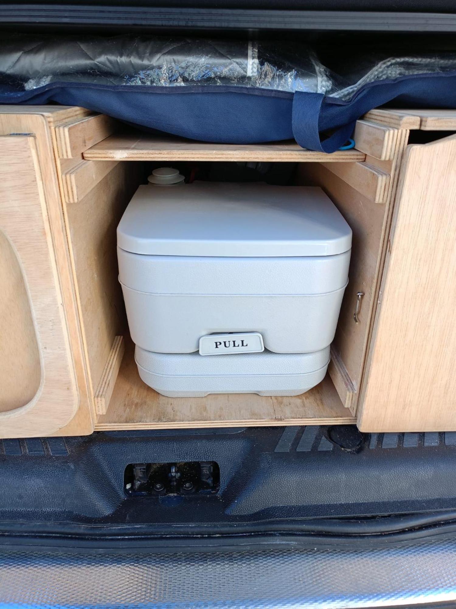 Campingplatz Ford Transit Custom Camper