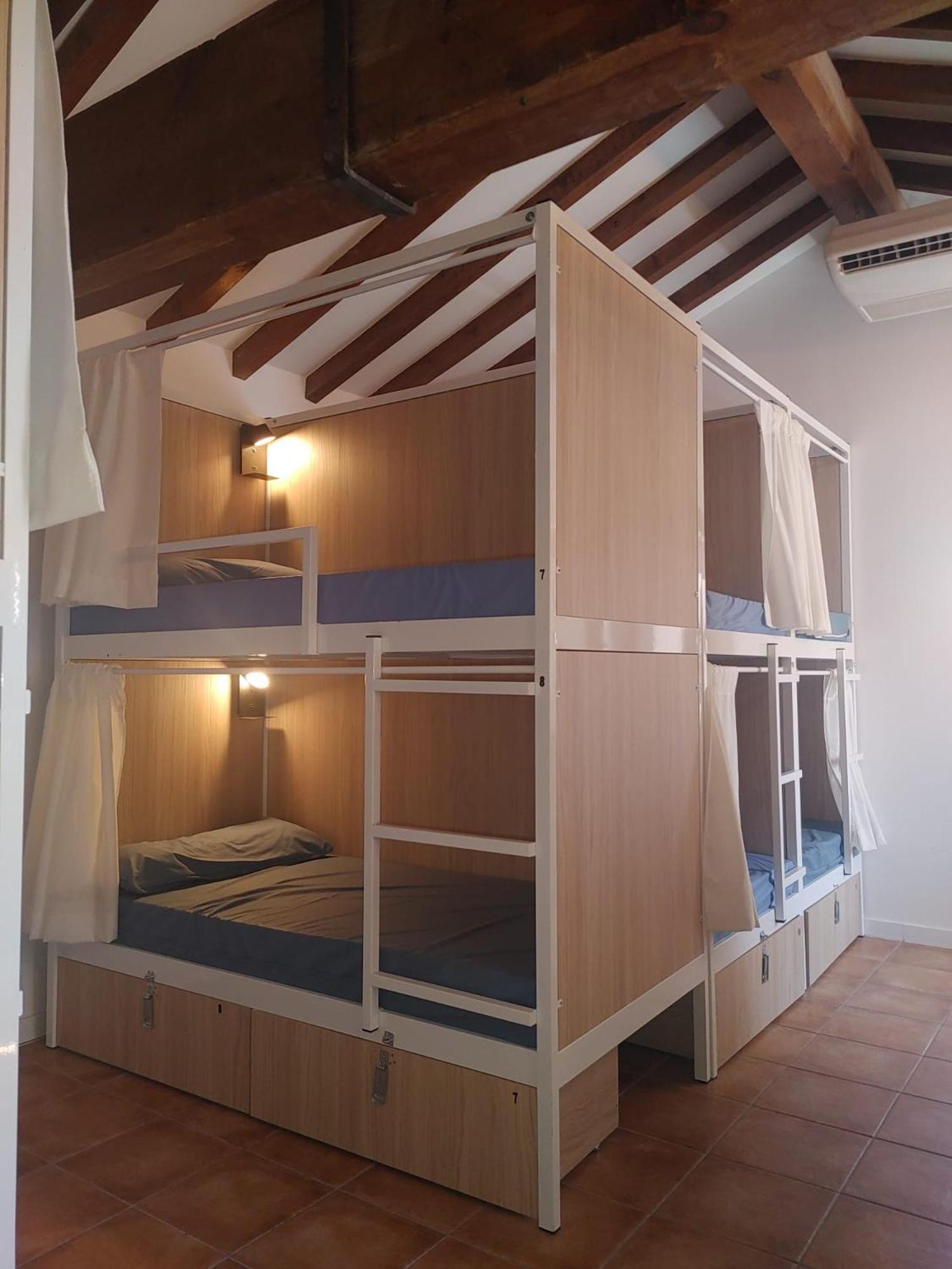 Urban Hostel *