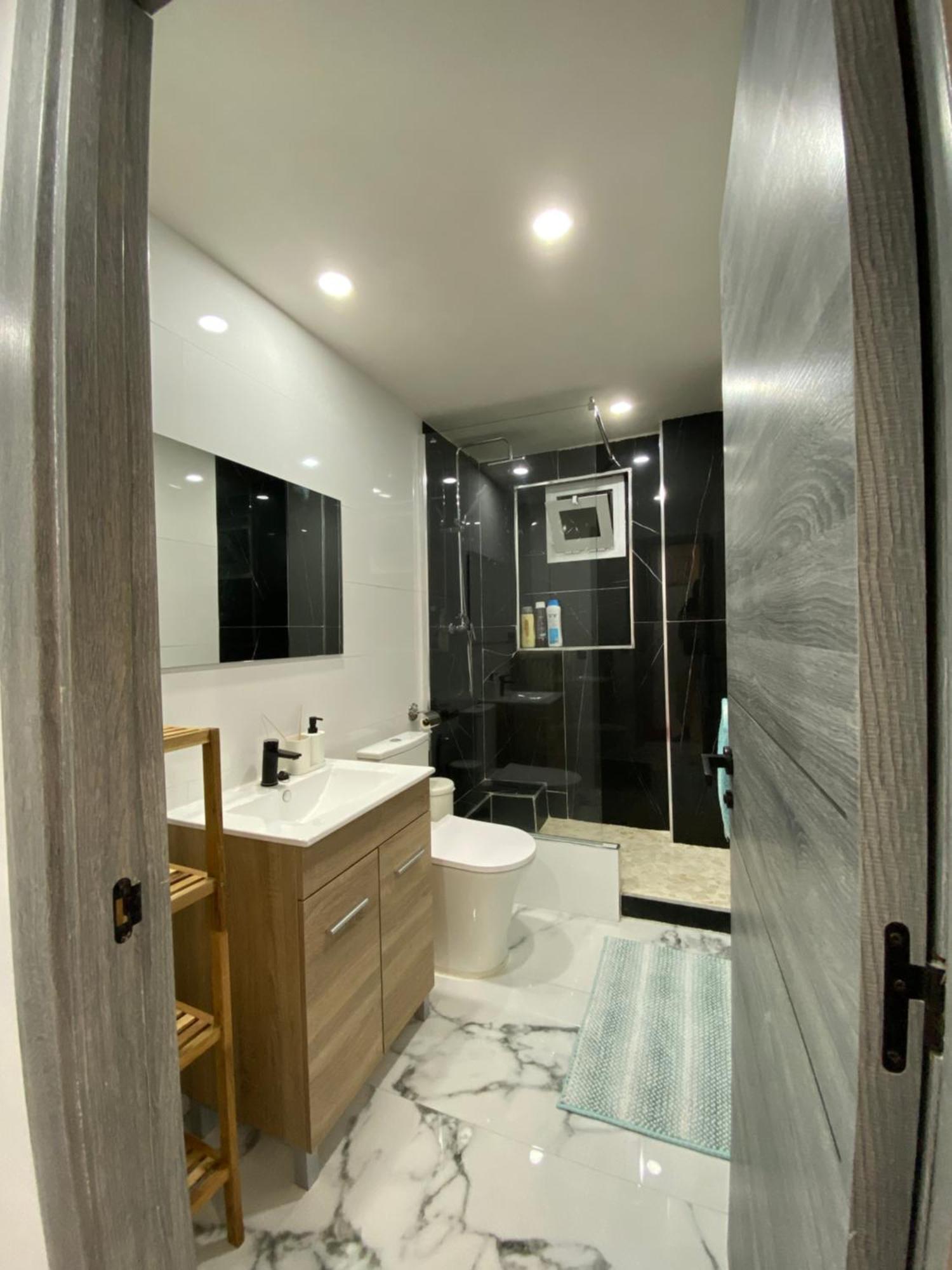 Beach Center Apartment *