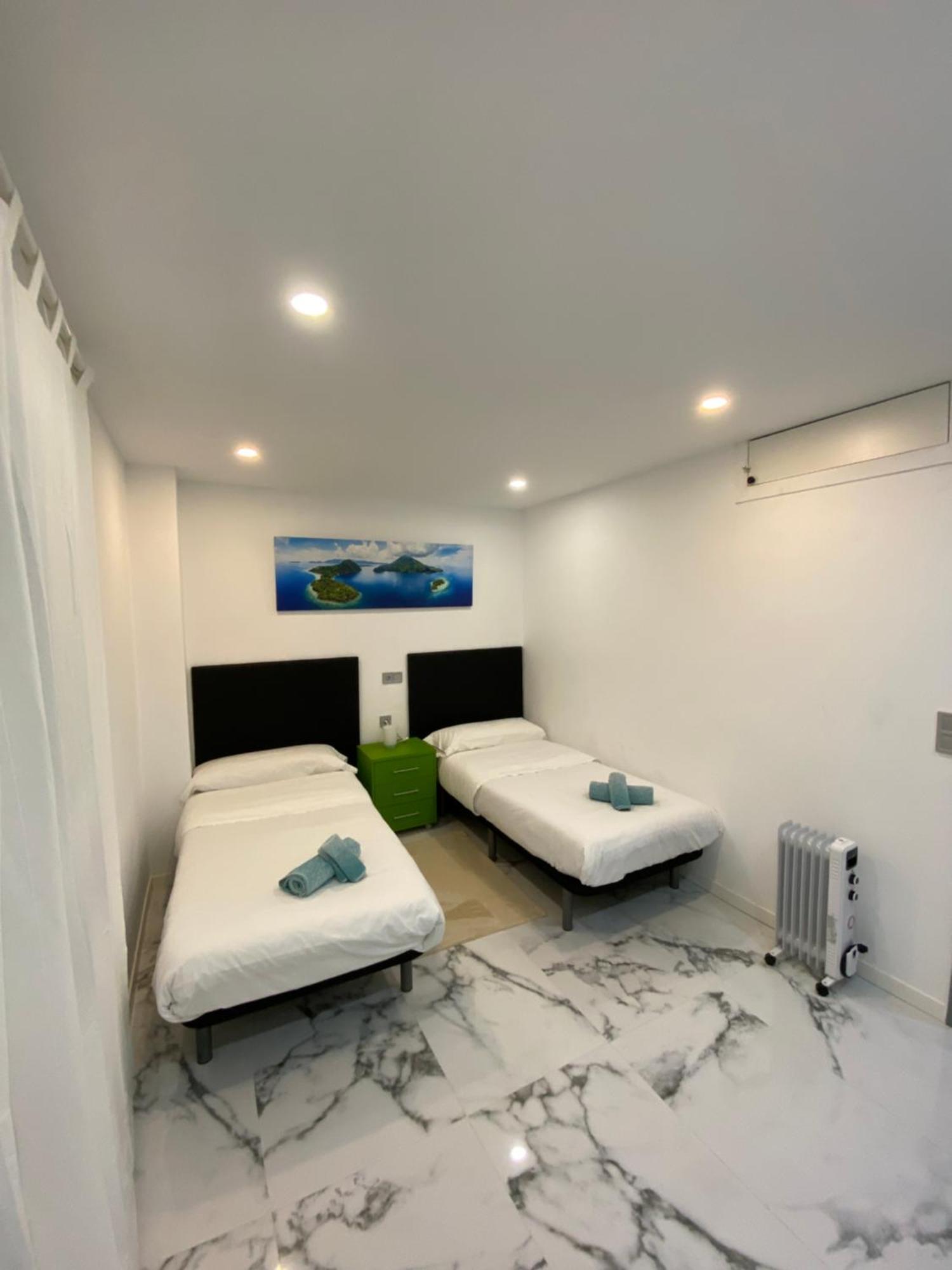 Beach Center Apartment *