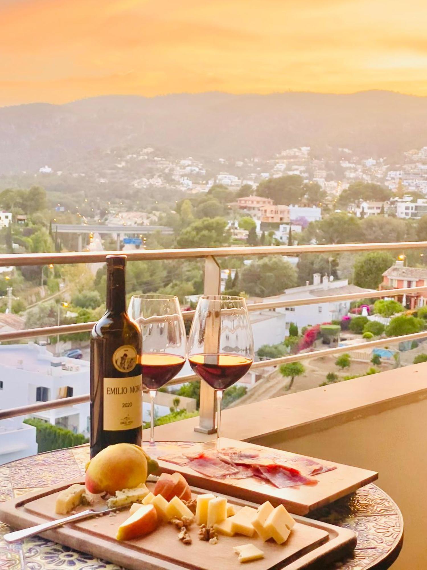 With Breathtaking Panoramic Sea And Mountain Views Palma de Mallorca