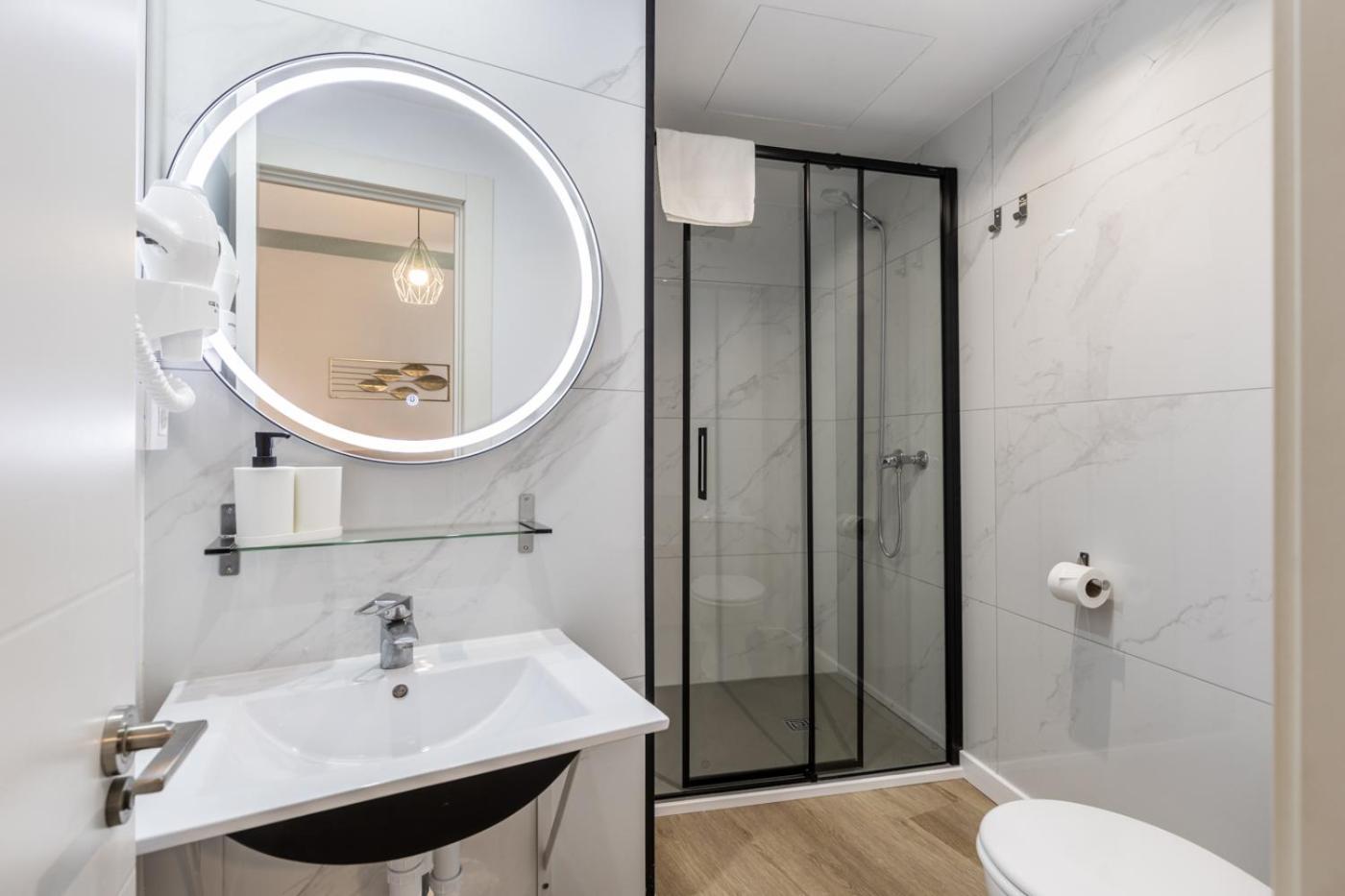 Regina Selfcheck-in Smart Guest house 2*