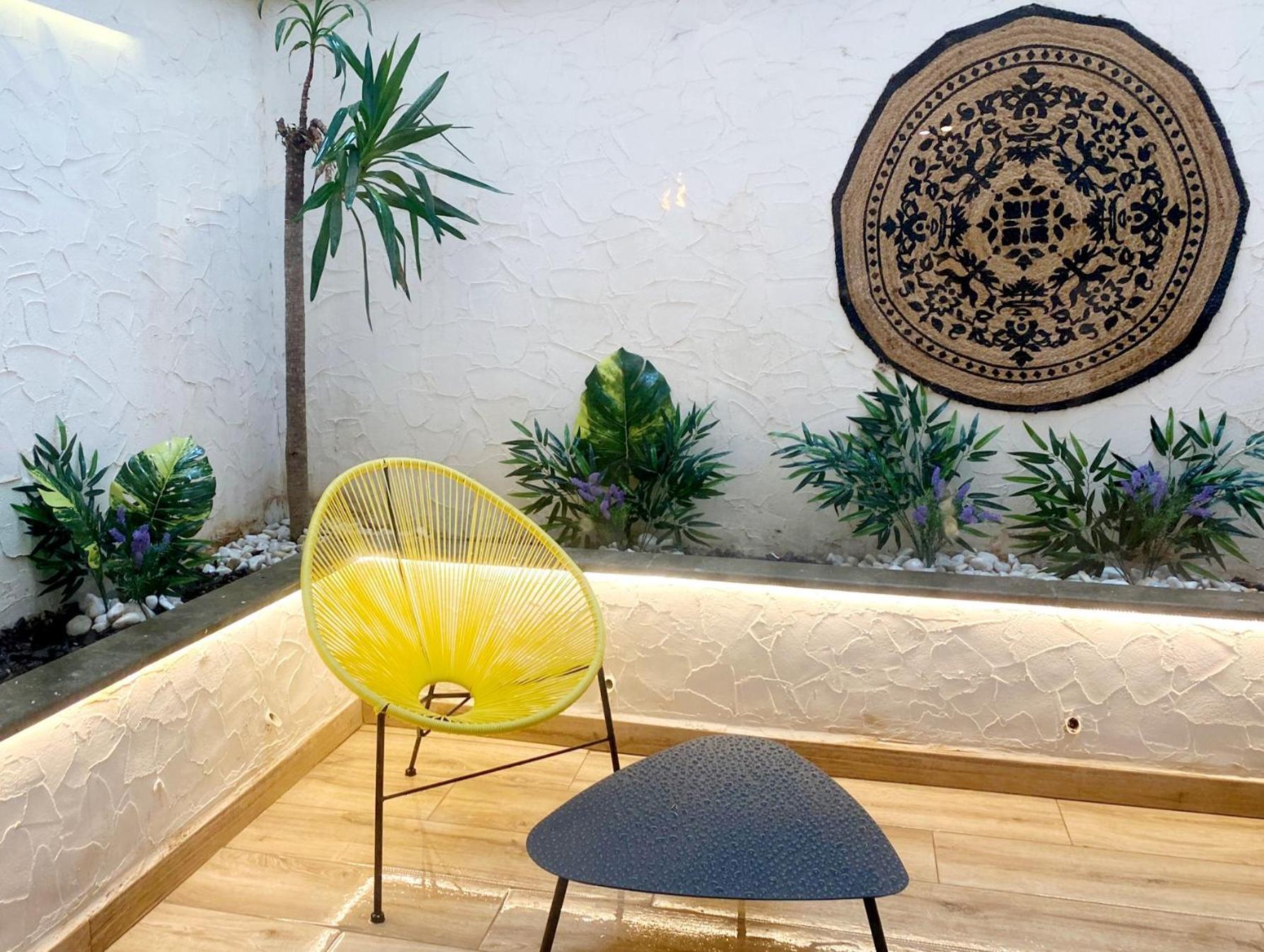 Y - Juvenil Hostel Palma de Mallorca