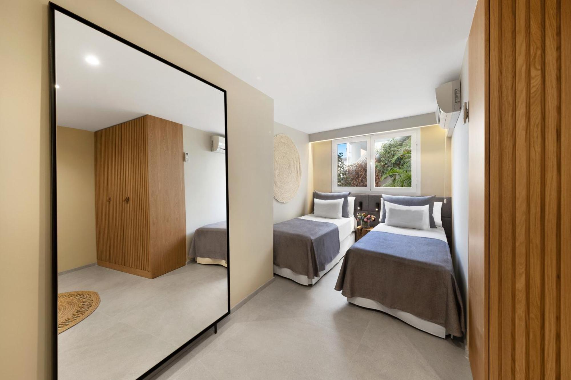 Almudaina Hotel 4*