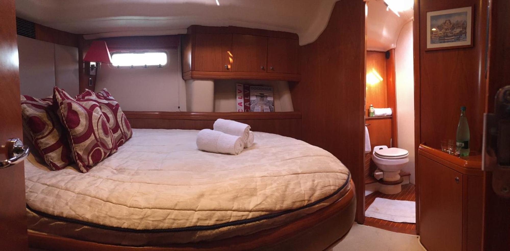 Botel Barco De Lujo En Palma