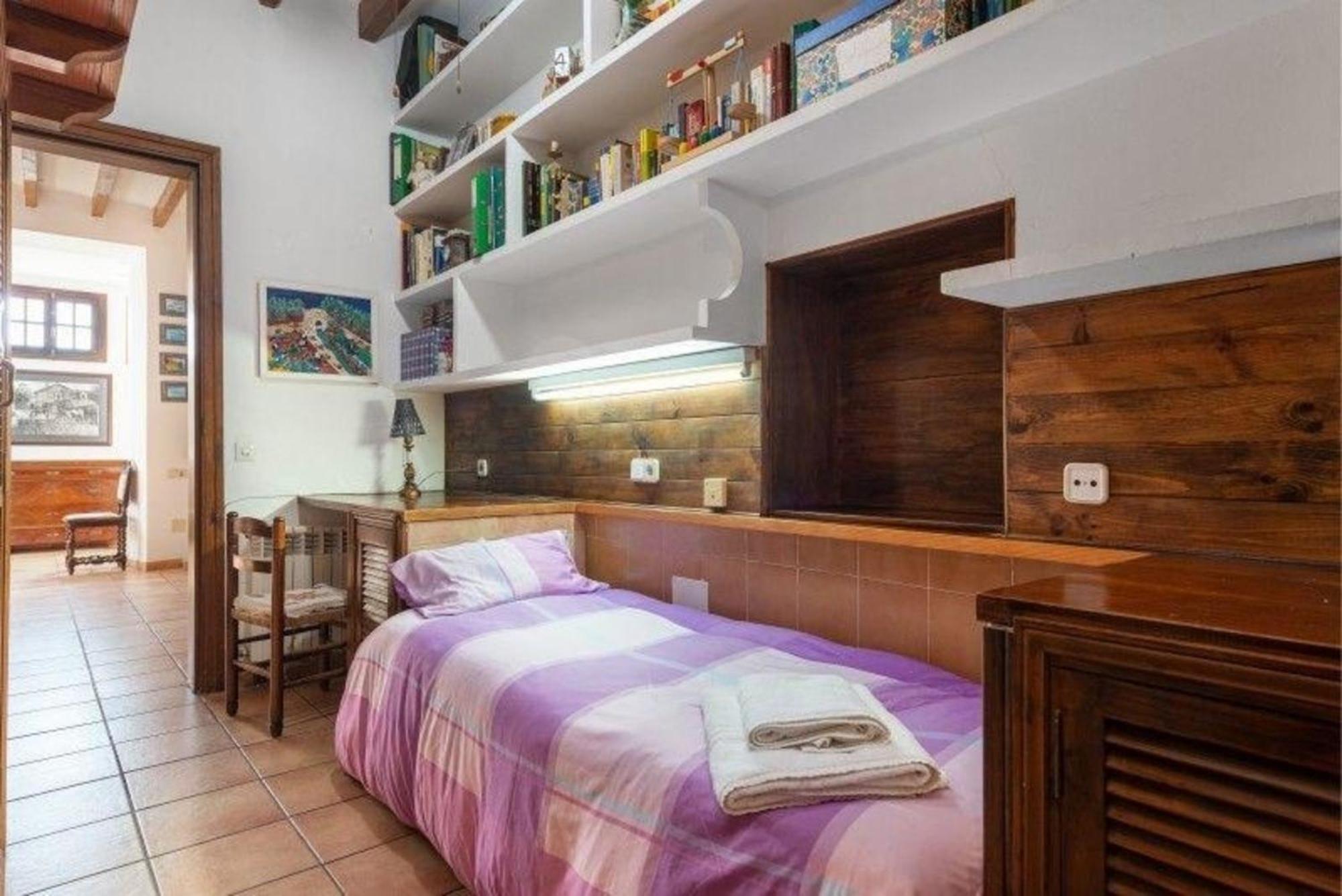 Liebevoll Eingerichtetes Ueber Zwei Etagen Mit Einem Gemuetlichen Garten Mit Veranda Und Aussenkueche Holiday home Palma de Mallorca
