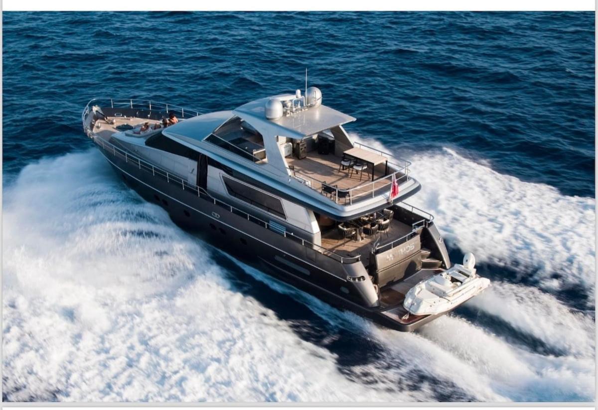 Botel Luxury Yacht Sanlorenzo Palma
