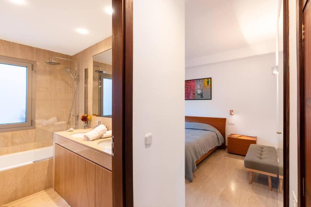 Rocas Beach-ciutat Jardi Playa Villa *
