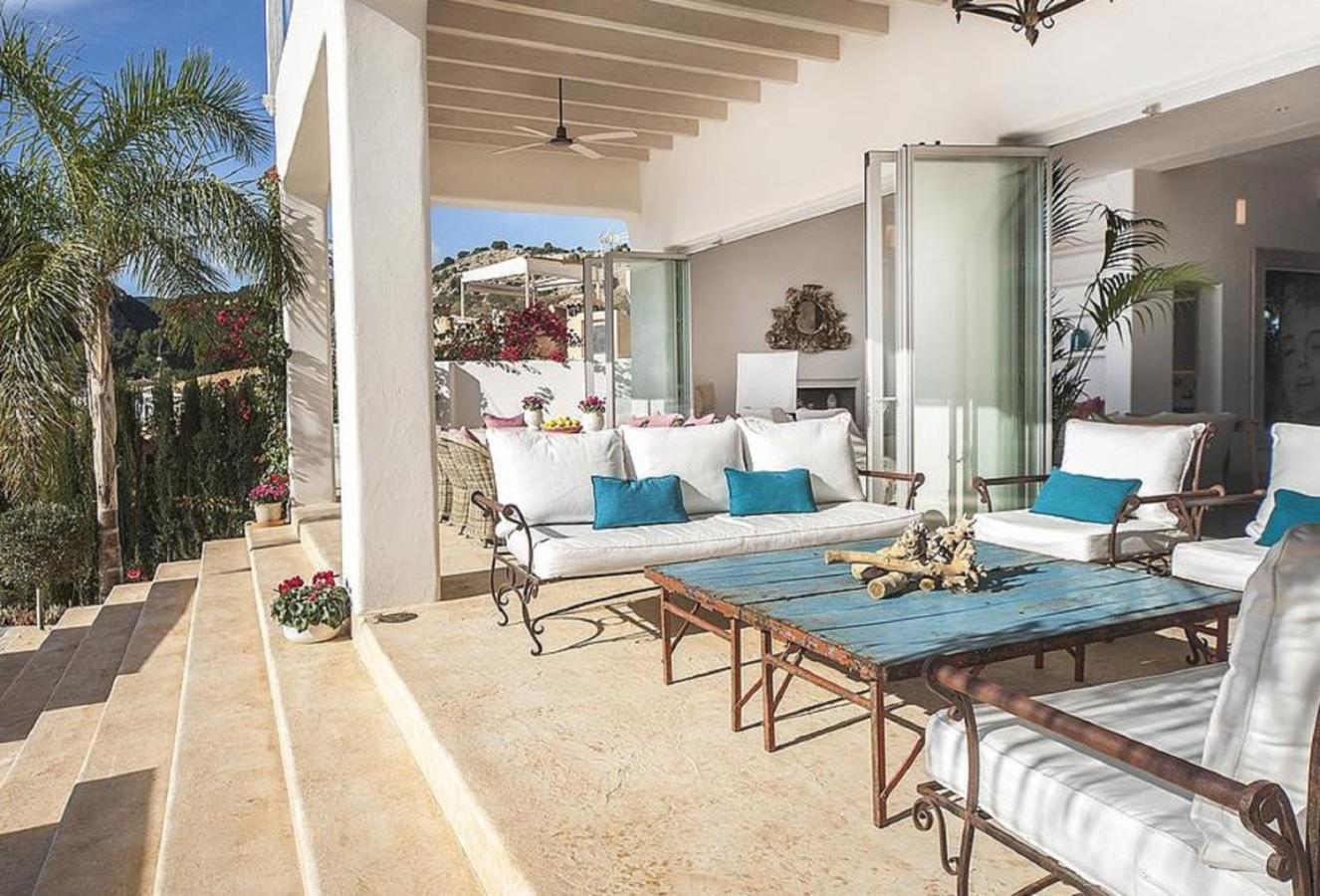 Swish Sea-view Close To And Sandy Beaches Villa