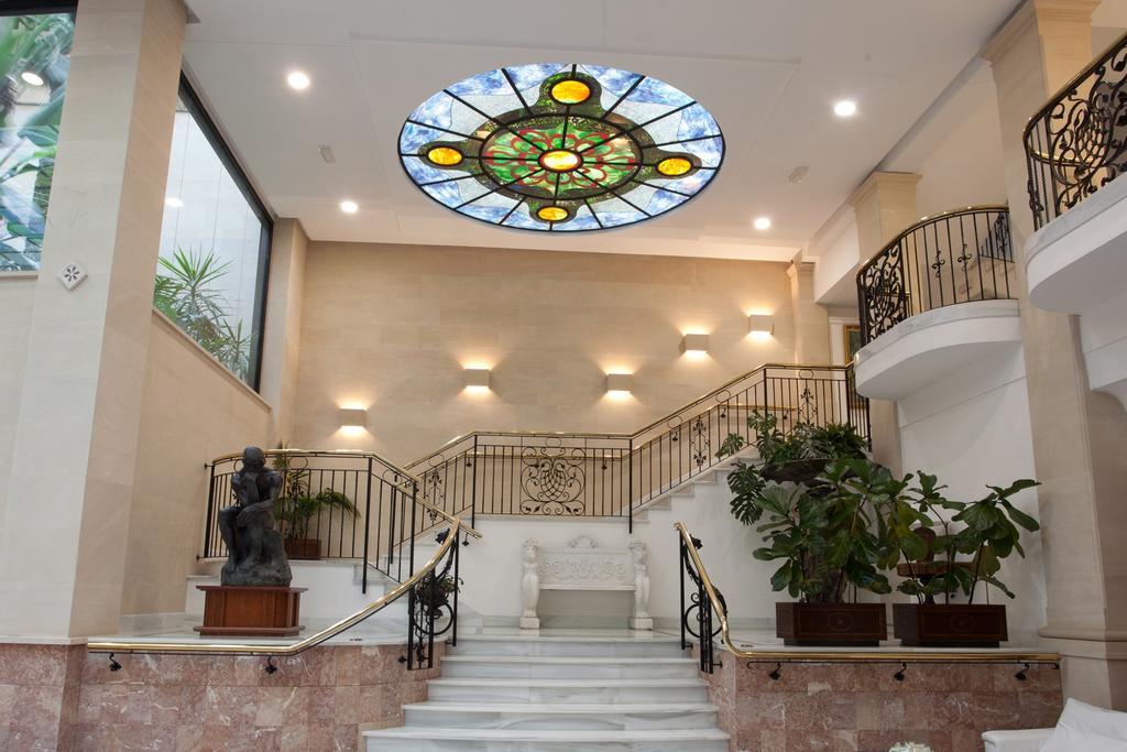 Continental Hotel 4*