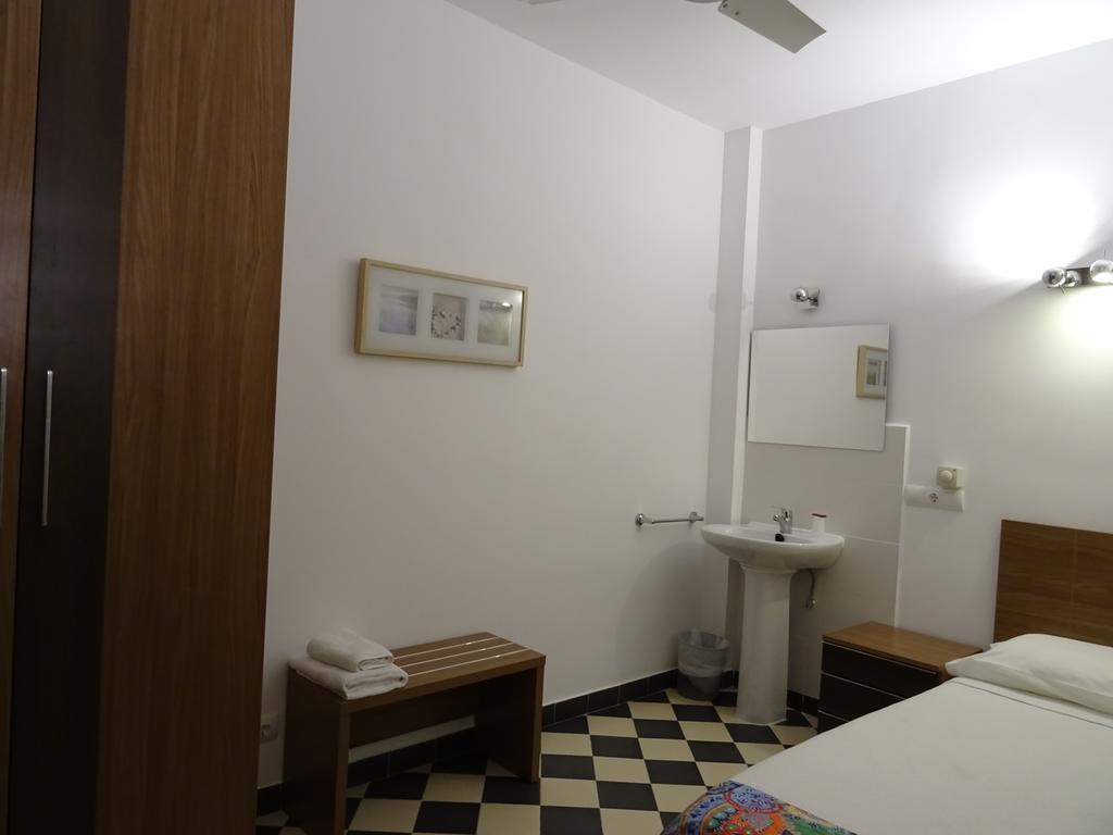 Ritzi Guest house *