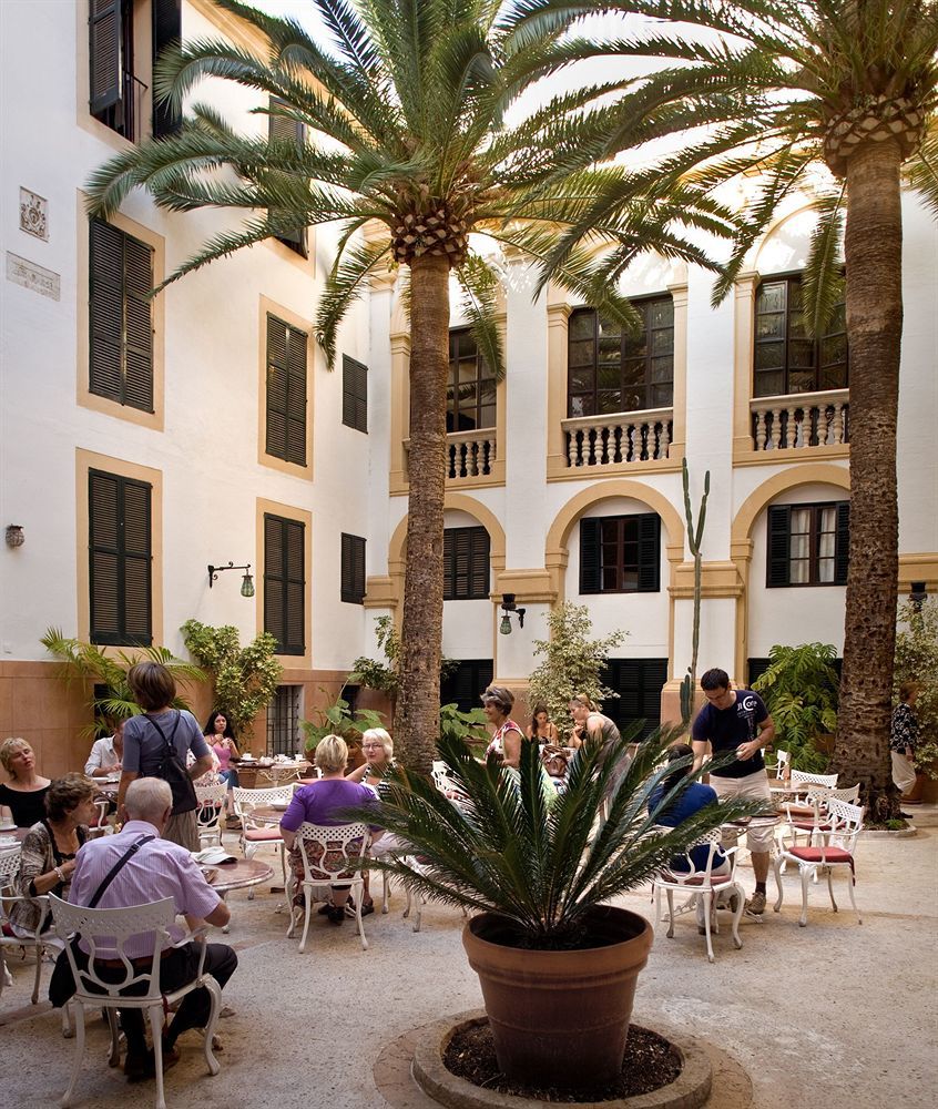 Hotel Born 4*
