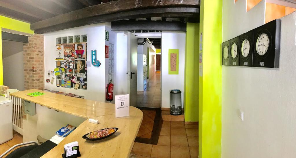 Juvenil New Age Hostel *