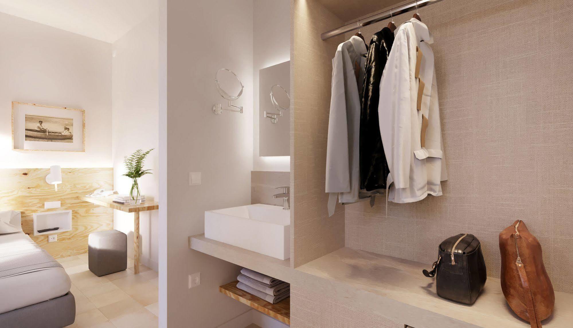 Aya Hotel 4*