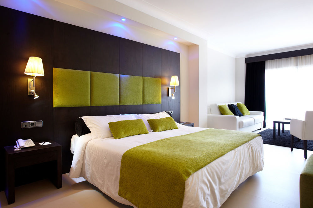 Saratoga Hotel 4*