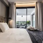Terreno Suites