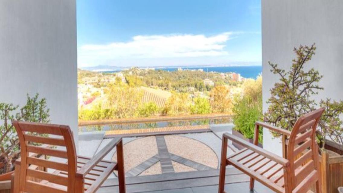 Villa Fantastica Sobre La Bahia De