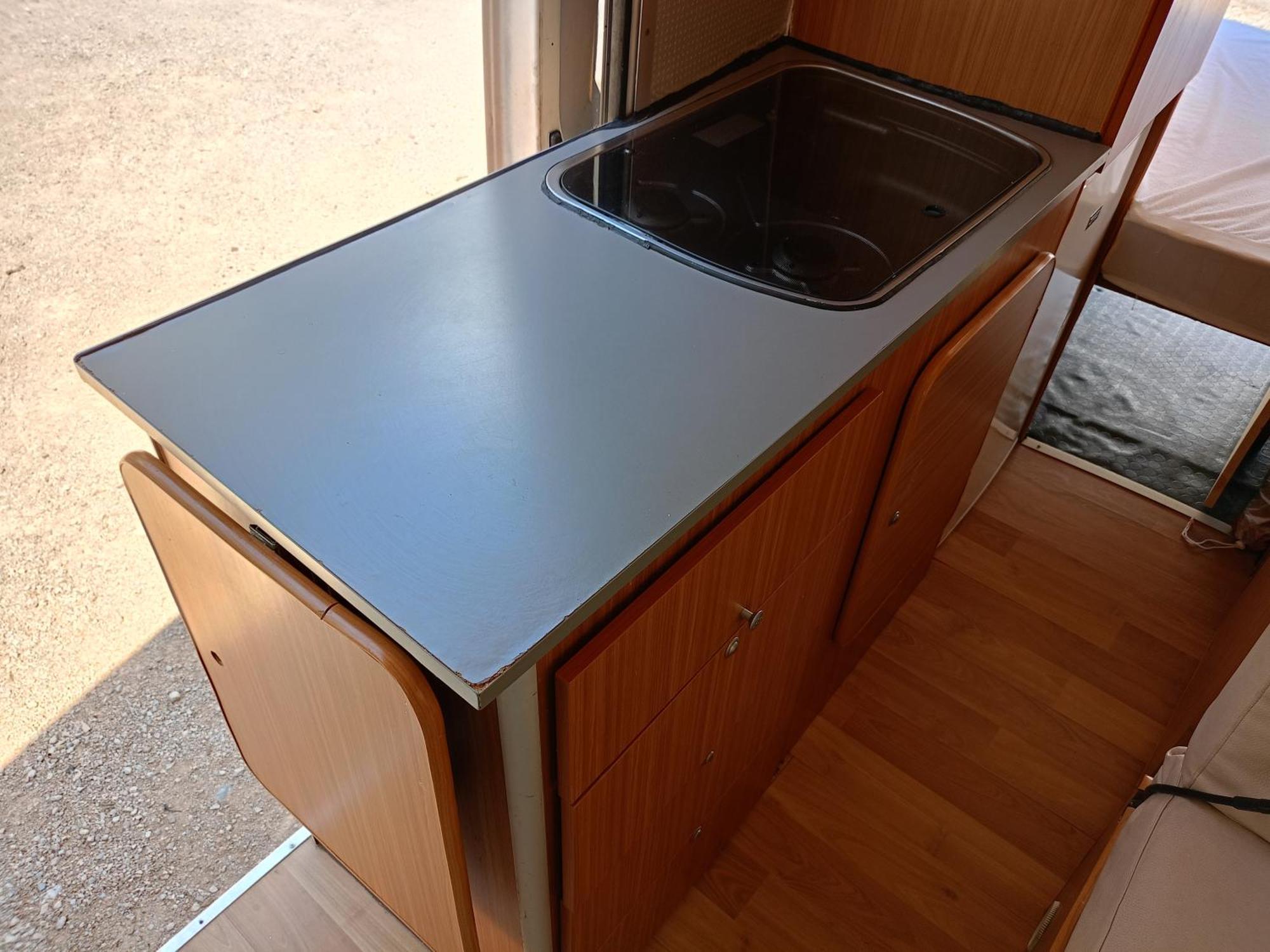 Campsite Furgoneta Camper Gran Volumen