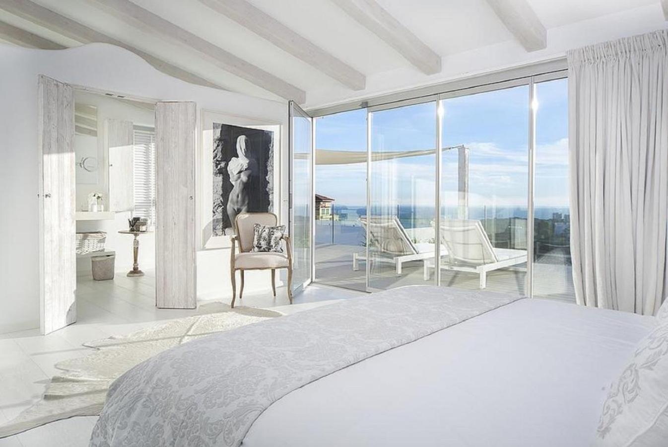 Swish Sea-view Close To And Sandy Beaches Villa *