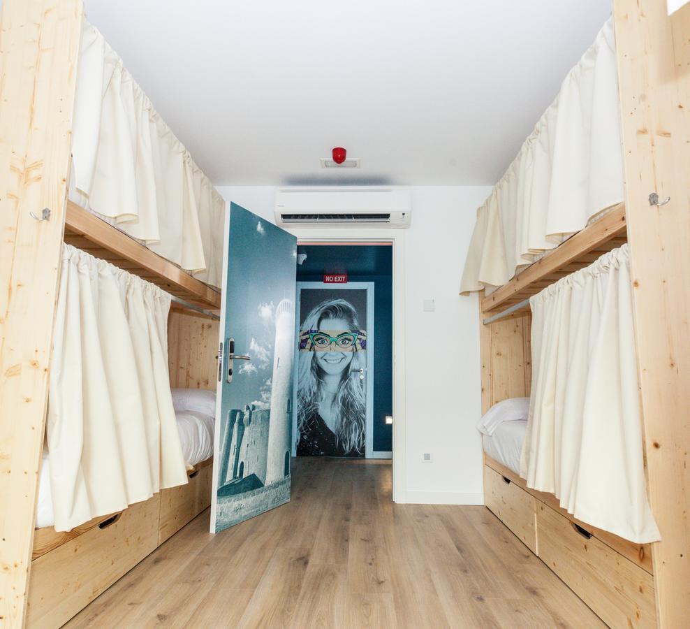 We - Juvenil Hostel Palma