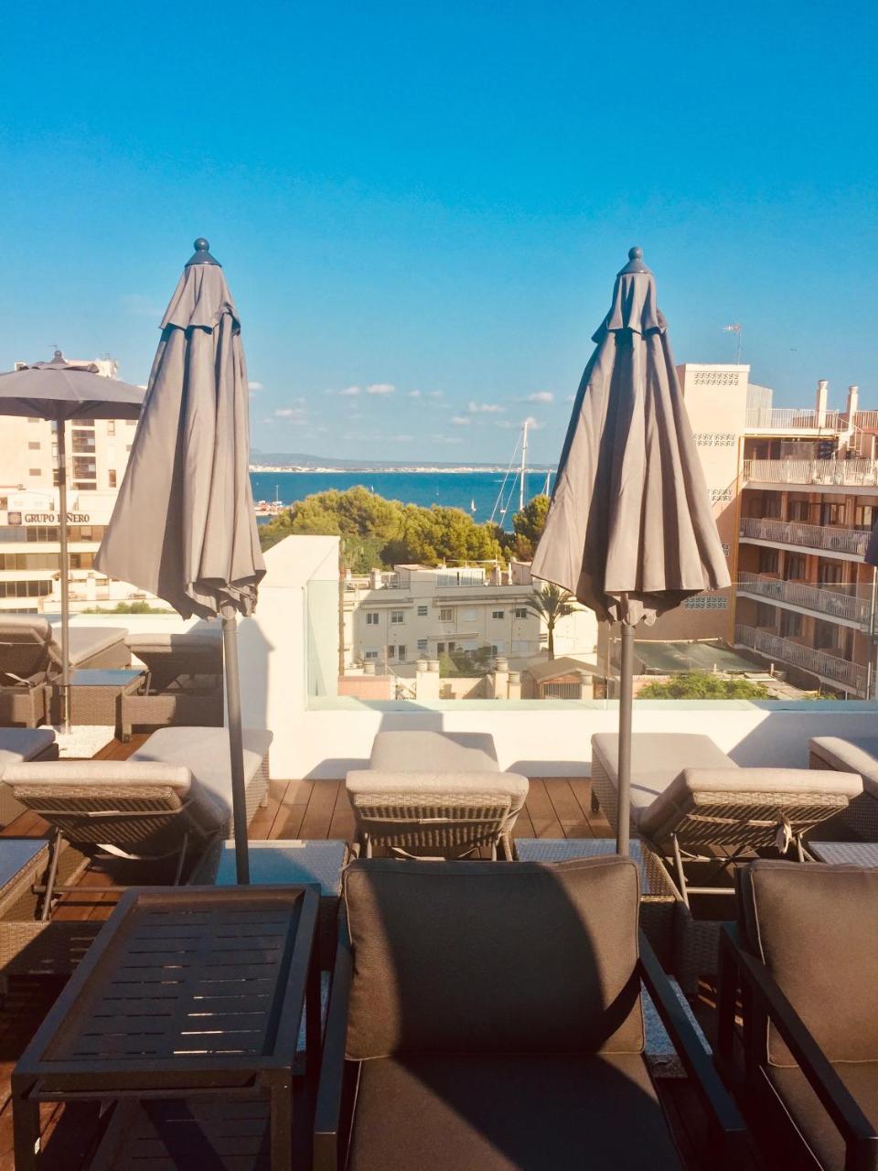 Terreno Suites Aparthotel